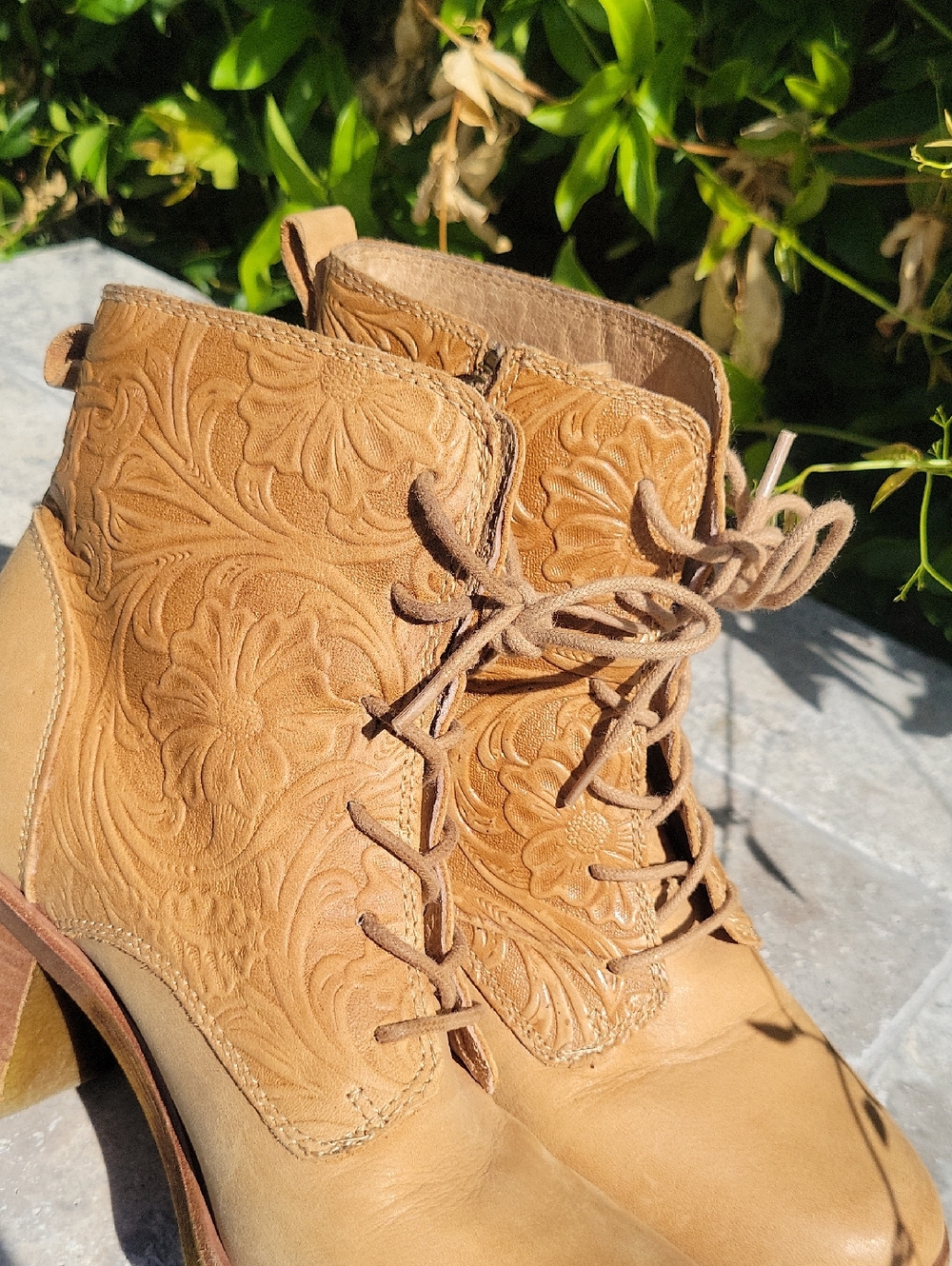 Sofft Sondra Tan Embroidered Lace-Up Leather Ankle Boots 7.5 - Picture 15 of 15